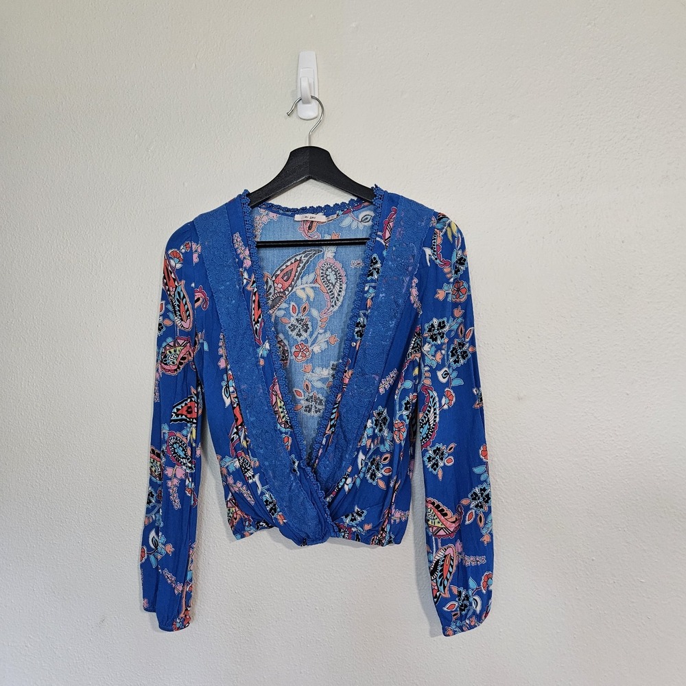 Mi Ami Francesca's Paisley Surplice Wrap Top Crochet Lace Blue Floral XS